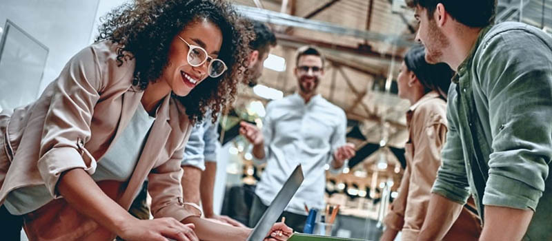 خلق فرصت از محدودیت ها